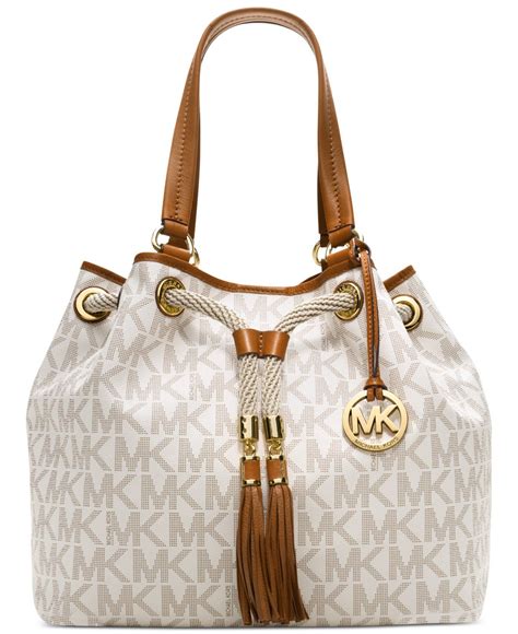 sac a main michael kors 2013 prix|macy's michael kors bags.